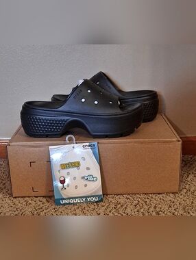 Crocs Classic Stomp Platform Slide in Black Women 10 Men 8 With 3 Pack Jibbitz